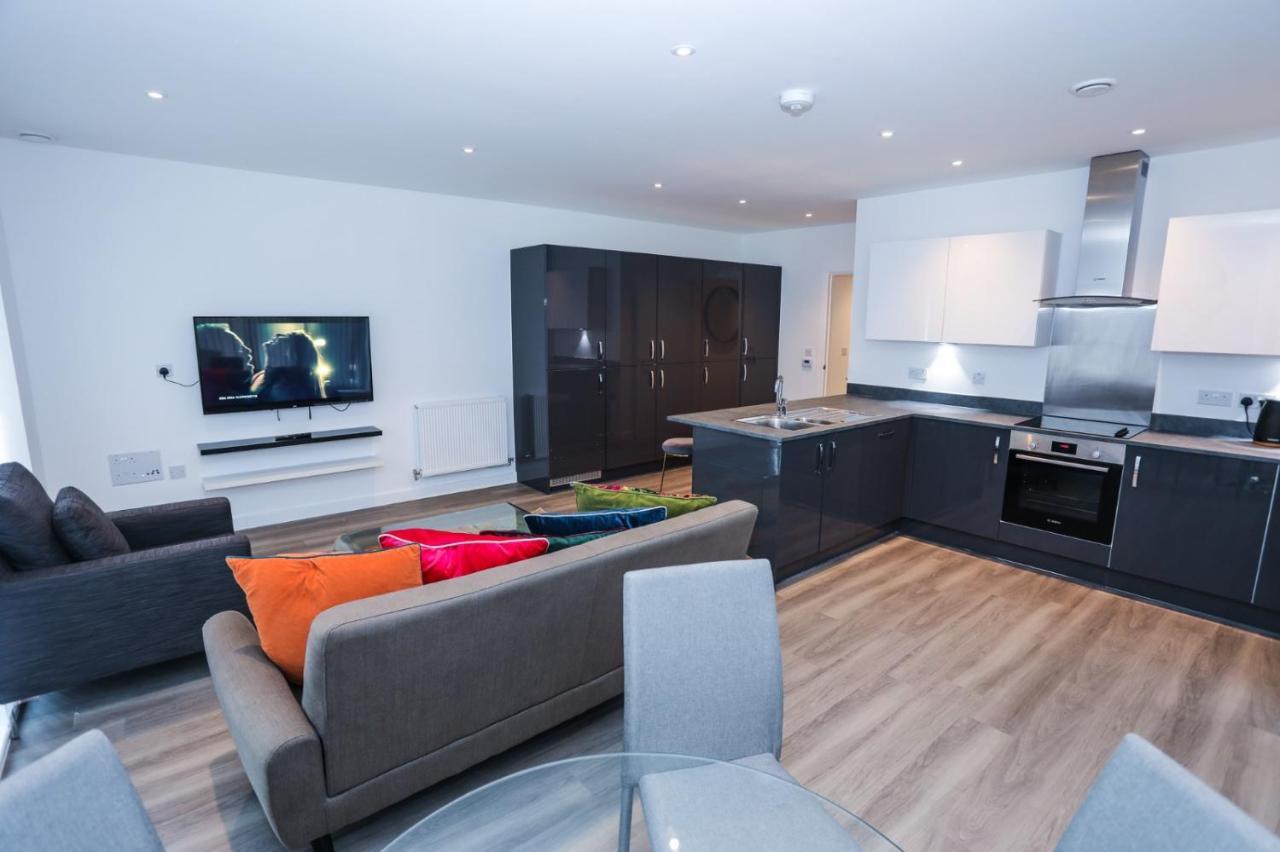 Lovely 2 Bed Apartment With Parking Londen Buitenkant foto